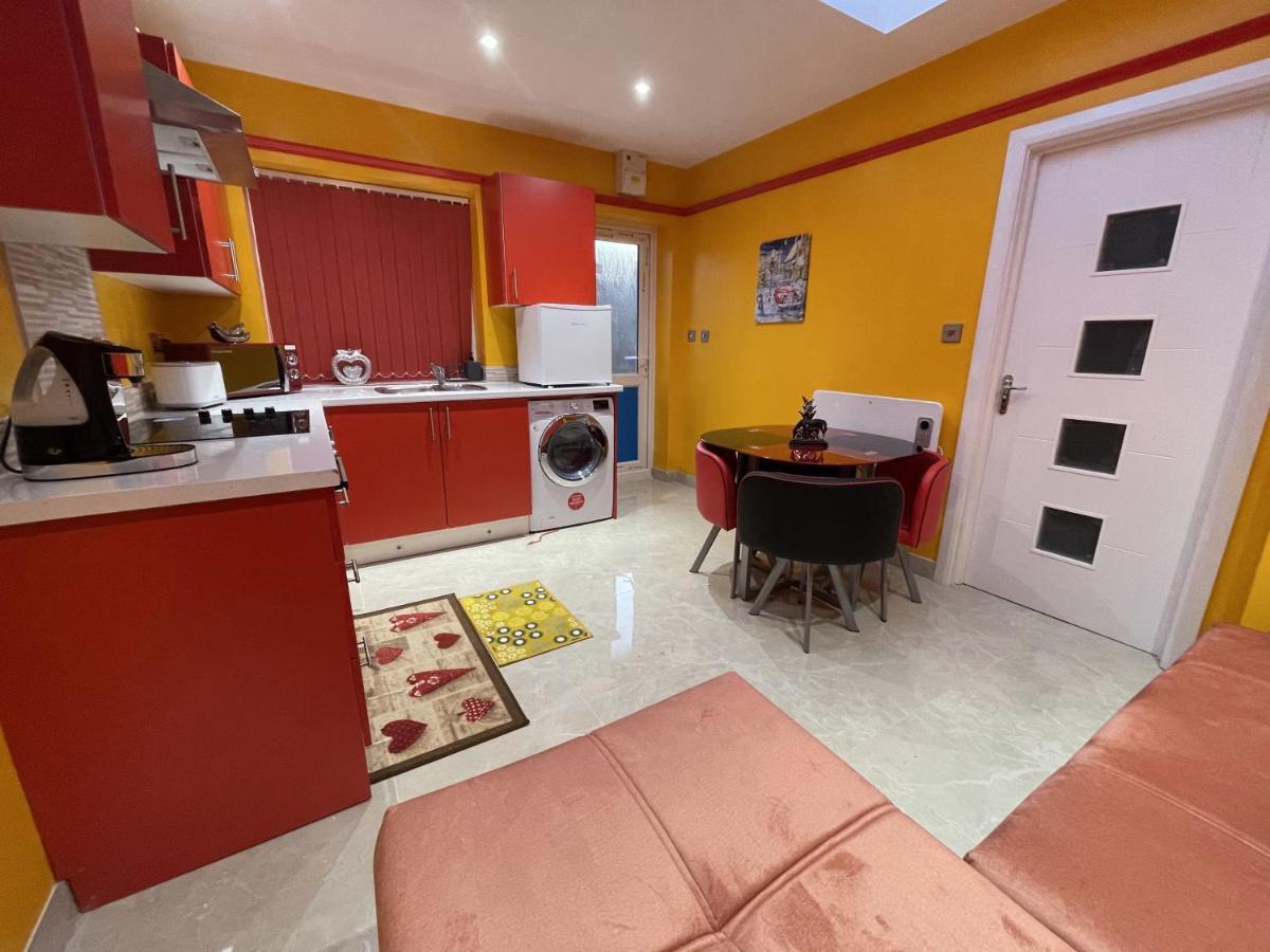 Appartement Modern Garden House à Harrow Extérieur photo