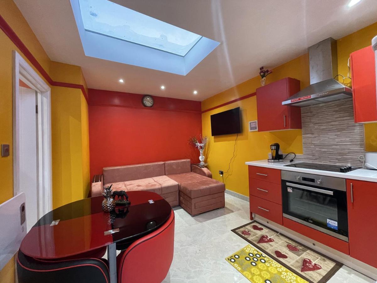 Appartement Modern Garden House à Harrow Extérieur photo