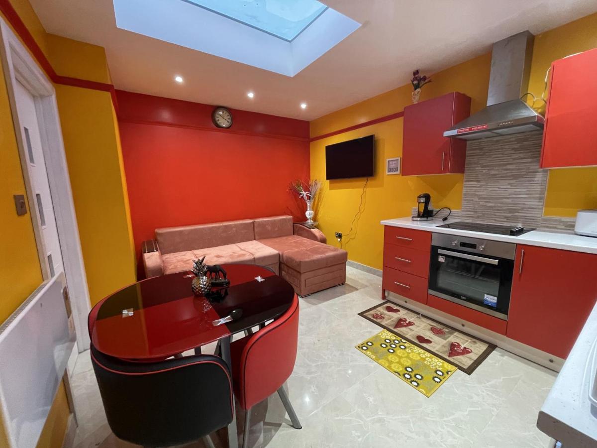 Appartement Modern Garden House à Harrow Extérieur photo